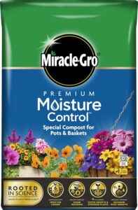 Miracle-Gro Premium Moisture Control Compost
